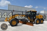 2010 DEERE 670G