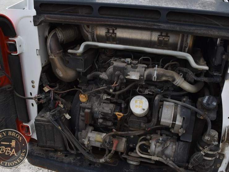 2016-bobcat-t770-image-35