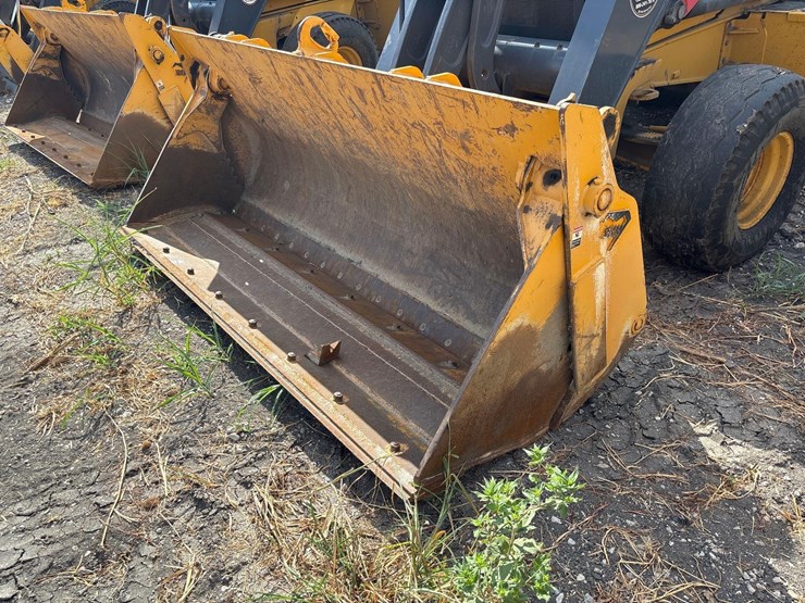 2021-deere-710l-image-12