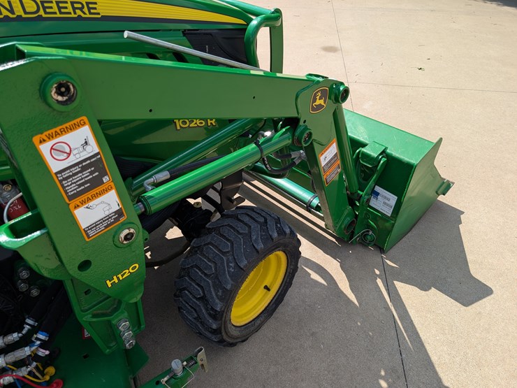 2012-john-deere-1026r-image-52