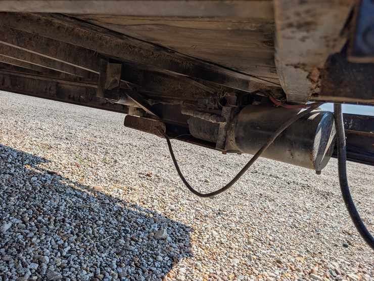 24’-tandem-axle-trailer-image-48
