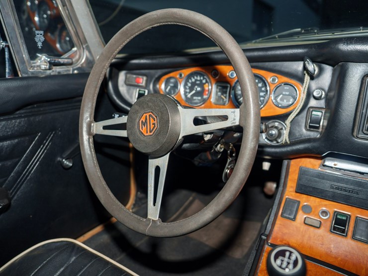 #1069-•-offered-at-no-reserve-|-1973-mg-mgb-mark-lll-convertible-image-62
