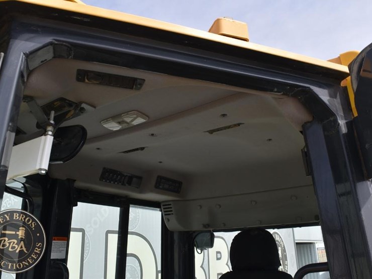 2018-komatsu-d51pxi-24-image-48