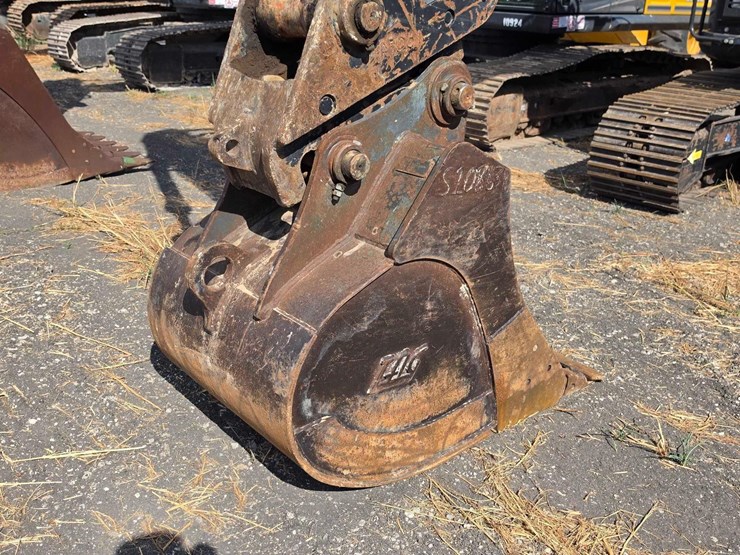 2020-hitachi-zx225usr-lc-6-image-13