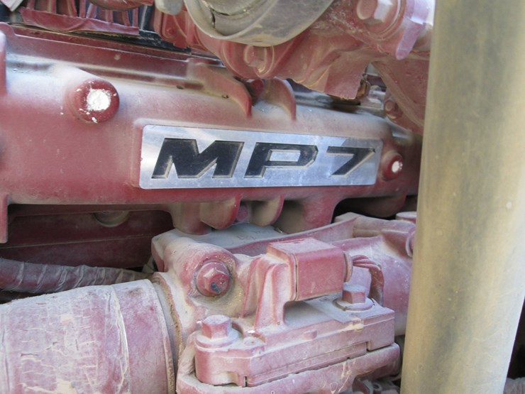 2019-mack-anthem-64t-image-44