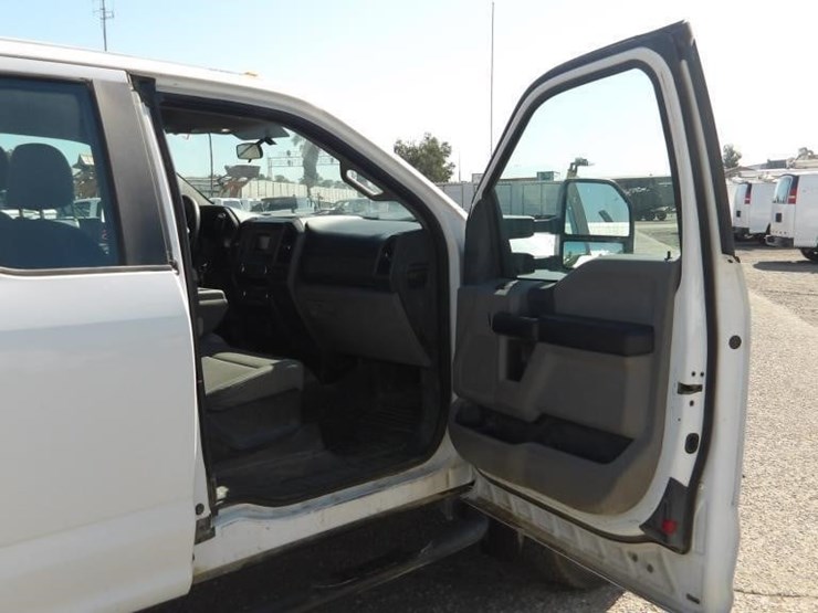 2017-ford-f550-image-12