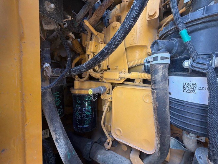 2020-deere-655k-image-24