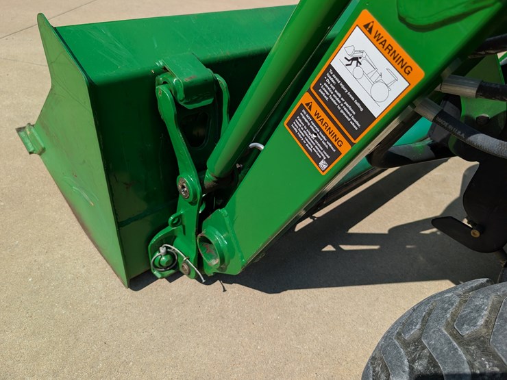 2012-john-deere-1026r-image-12