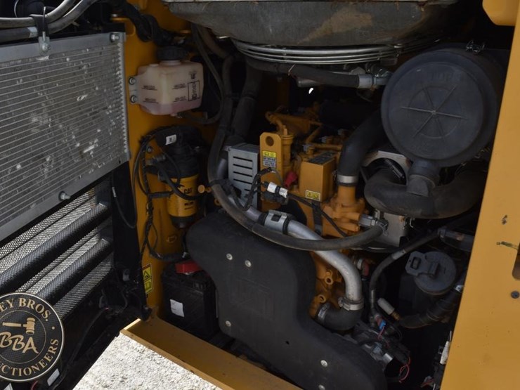 2022-caterpillar-289d3-image-36