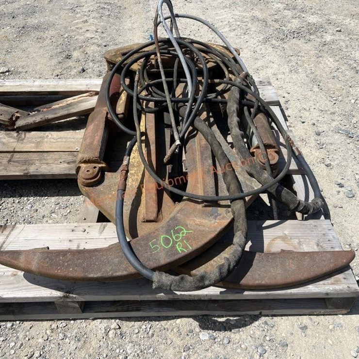 Young Self Loader Hydraulic Grapples
