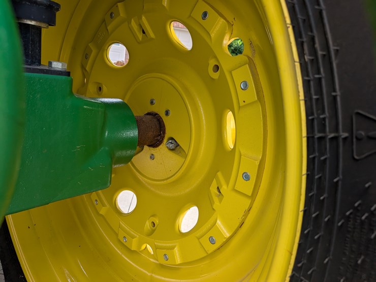 2015-john-deere-6175r-image-38