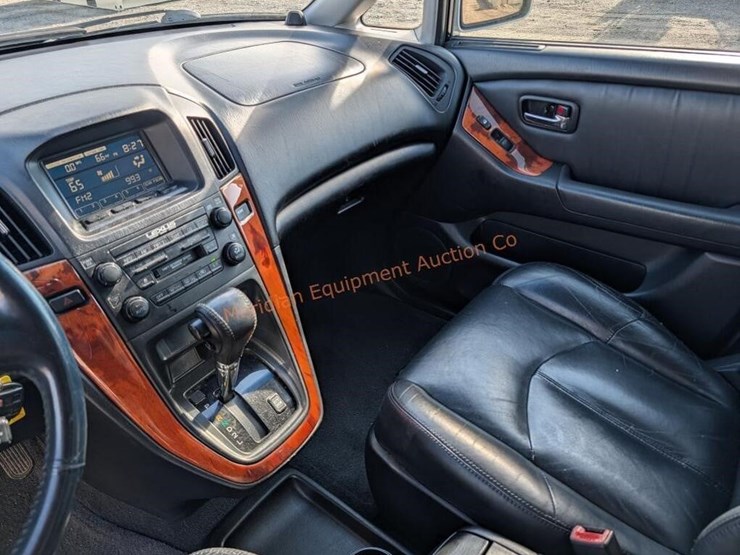 2001-lexus-rx300-image-17
