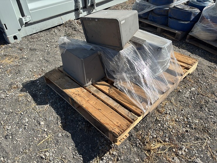 pallet-of:-5-lights-support-equipment-image-1