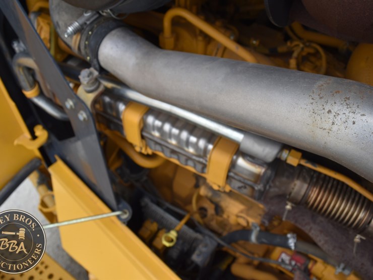 2010-deere-670g-image-38
