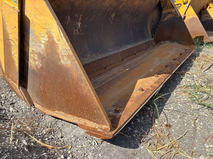 2021-deere-710l-image-12