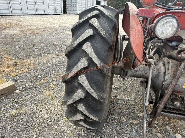 massey-ferguson-135-image-22