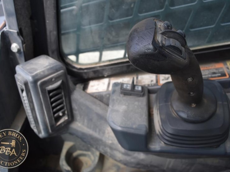 deere-333g-image-48