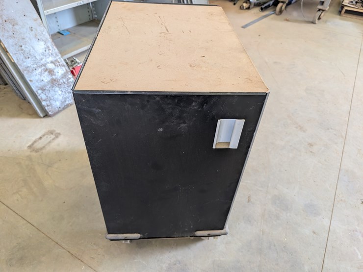 performax-2-door-tool-cabinet-image-3