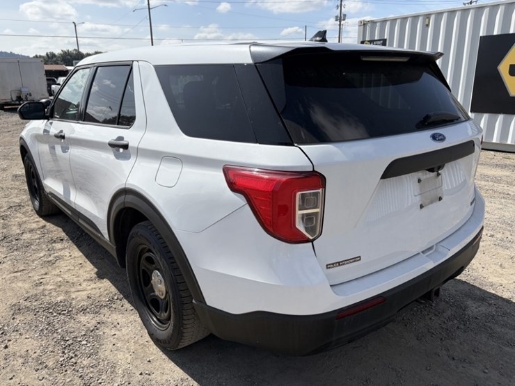 2020-ford-explorer-image-6