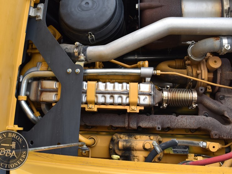 2010-deere-670g-image-33