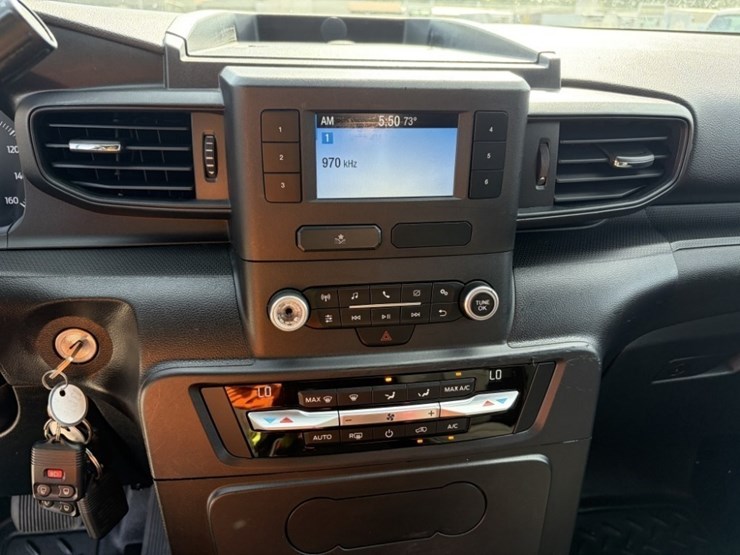 2020-ford-explorer-image-31