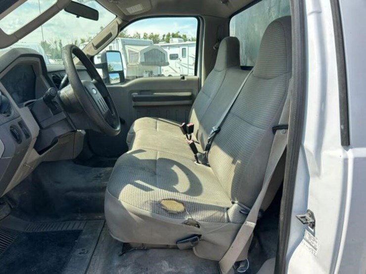 2008-ford-f550-image-16
