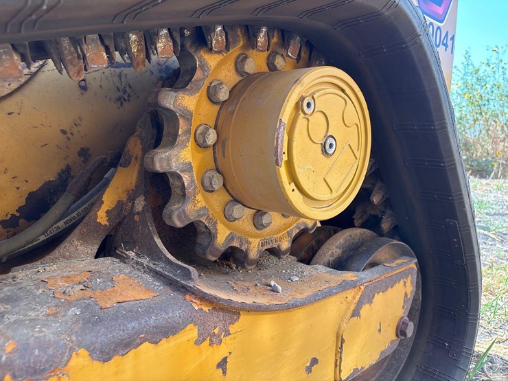 2022-caterpillar-259d3-image-7