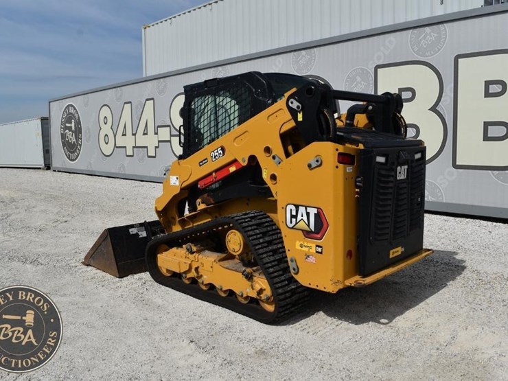 2024-caterpillar-255-image-15