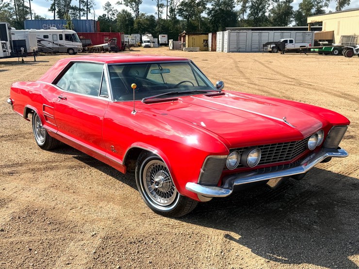 #1020-•-offered-at-no-reserve-|-1964-buick-riviera-image-2