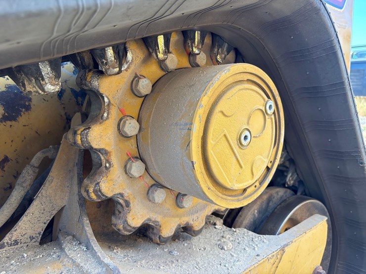 2021-caterpillar-259d3-image-7