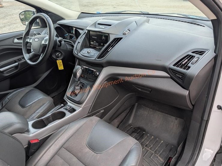2015-ford-escape-se-image-30