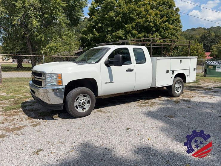 2013-chevrolet-silverado-2500hd-image-2