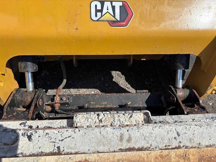 2022-caterpillar-299d3-image-14