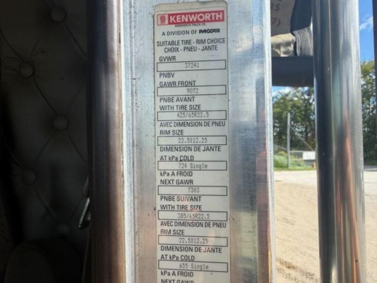2012-kenworth-t800-image-8