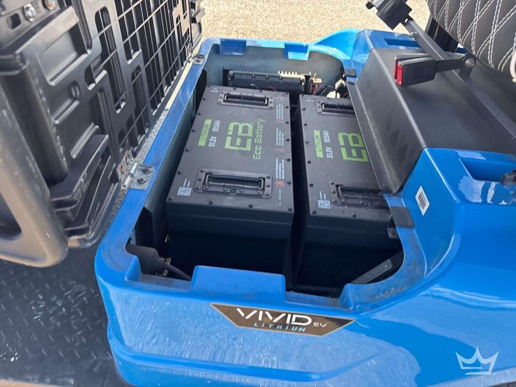 2024-vivid-ev-6-person-electric-cart-image-7