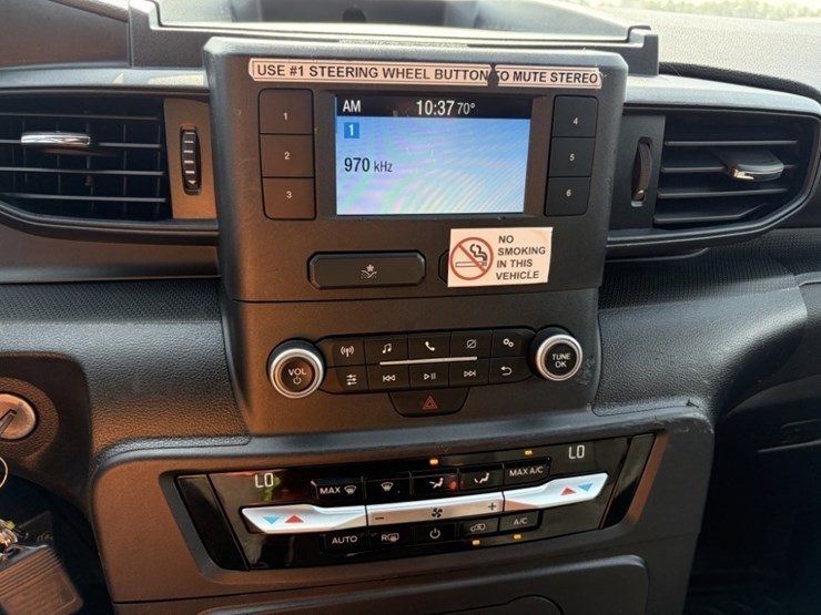 2020-ford-explorer-image-33