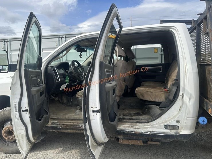 2014-dodge-ram-3500-image-27