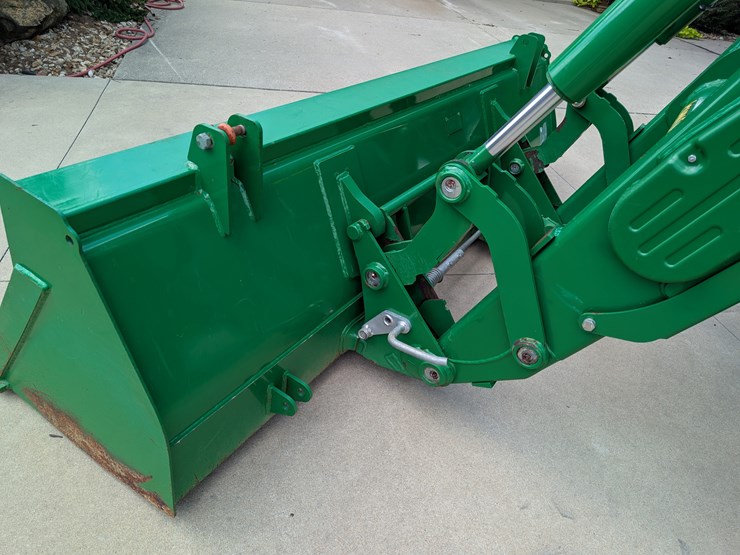 2015-john-deere-6175r-image-11