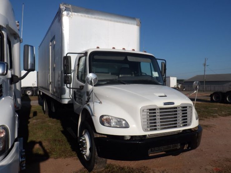 2019-freightliner-m2-106-image-4
