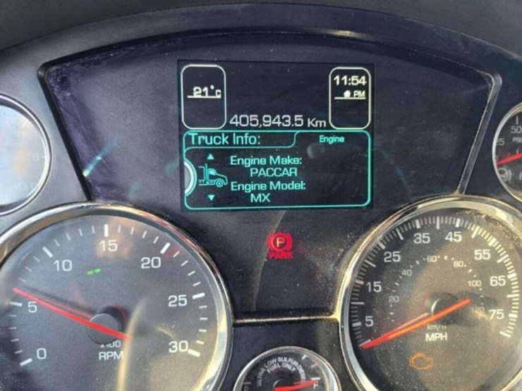 2016-kenworth-t880-image-16