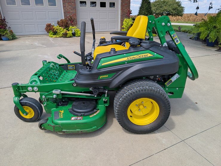 2019-john-deere-z915e-image-2