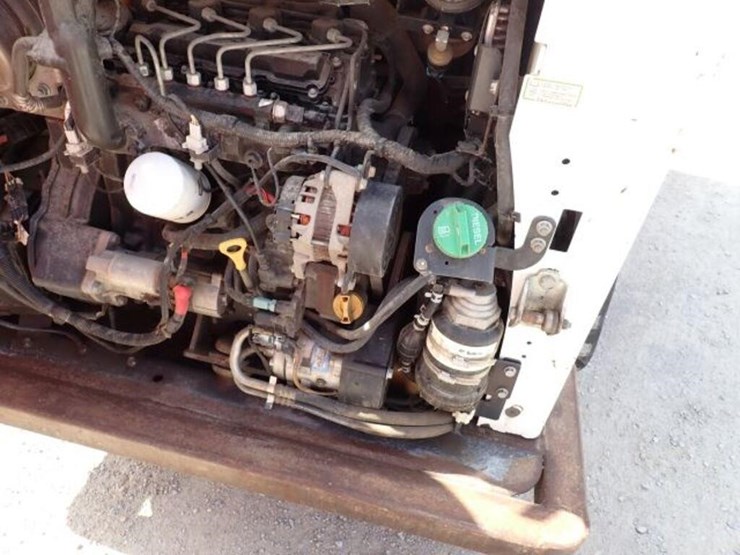 2017-bobcat-t590-image-33