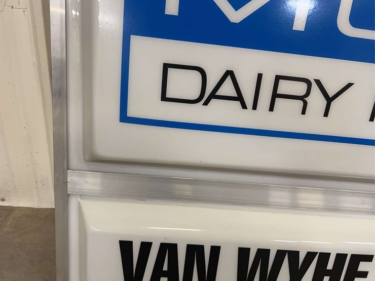 mueller-dairy-farm-equipment-double-sided-light-up-bubble-sign-image-6