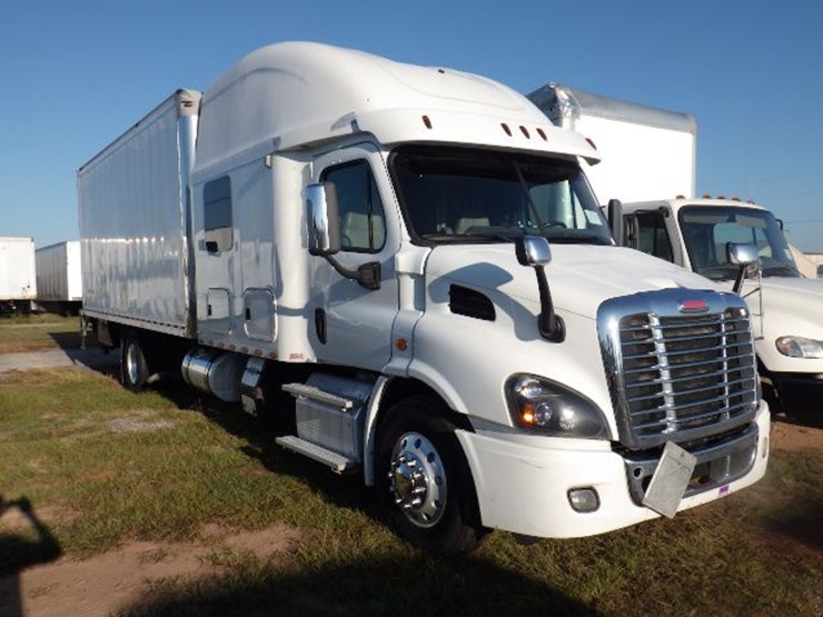 2018-freightliner-cascadia-113-image-3