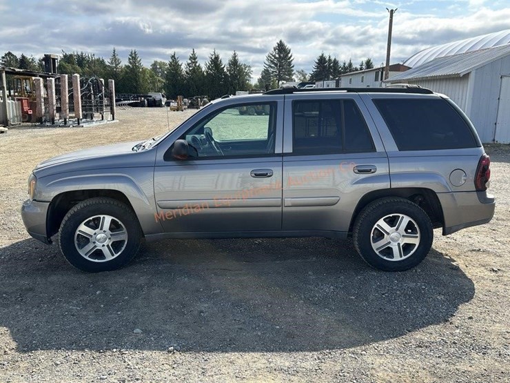 2005-chevrolet-trailblazer-lt-image-2