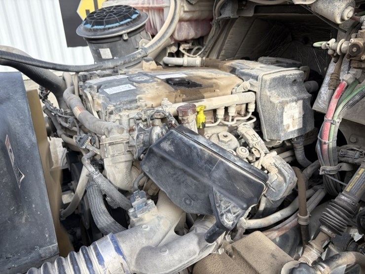 2019-freightliner-m2-t/a-roll-off-truck-image-22