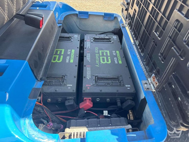 2024-vivid-ev-6-person-electric-cart-image-8