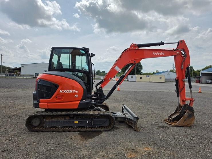 2024-kubota-kx057-5-image-4