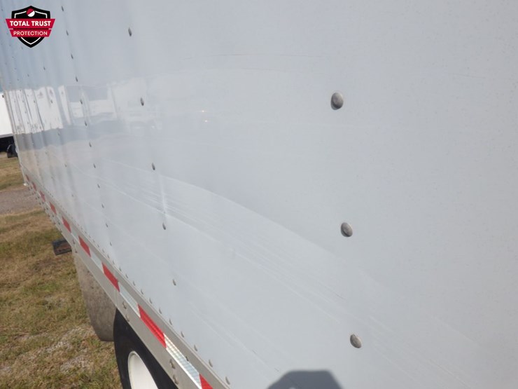 2020-freightliner-m2-106-image-4