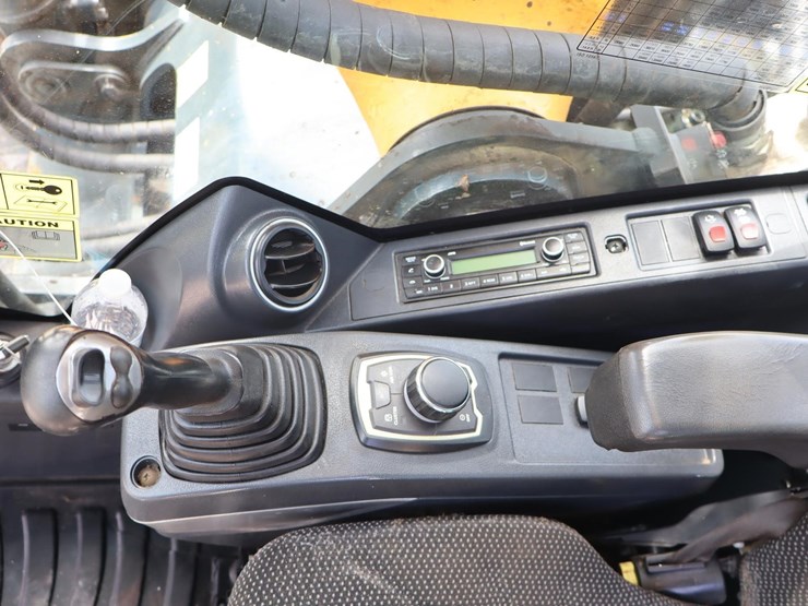 2019-hyundai-hx260l-image-30